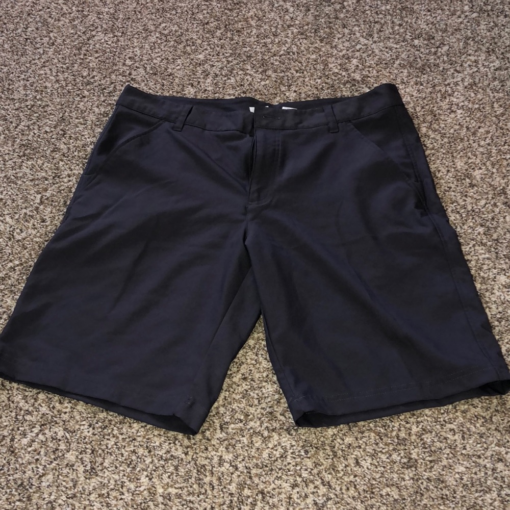 dark grey fila golf shorts